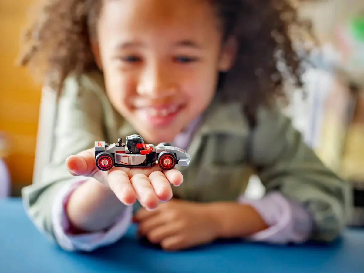 LEGO® Collectible Formula 1 Race Cars - Image 6