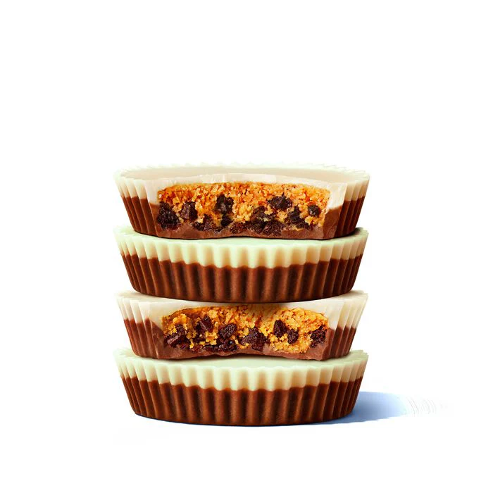 REESE'S OREO Milk Chocolate and White Creme Peanut Butter Cups – 1.4oz - Image 2
